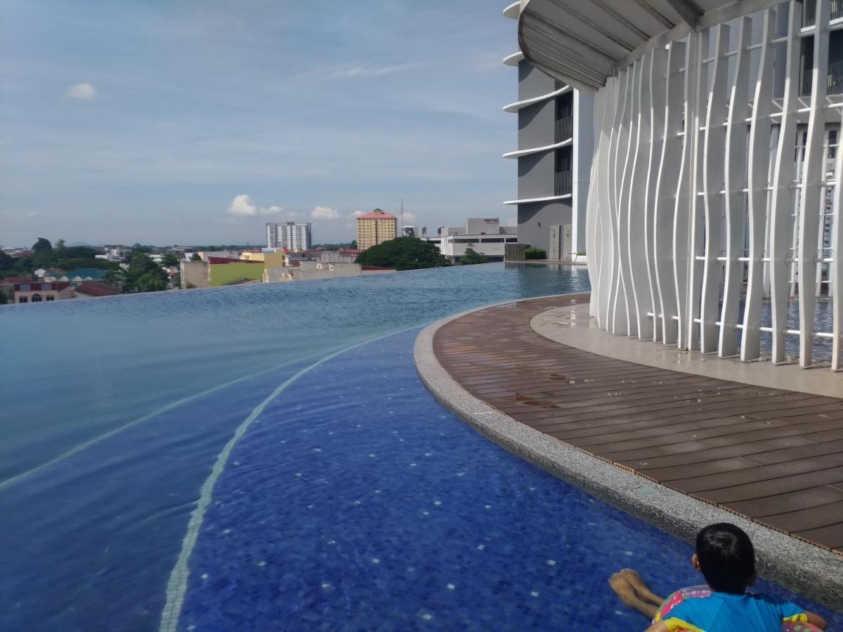 Golden Troika Kota Bharu - 2 Bedrooms ภายนอก รูปภาพ
