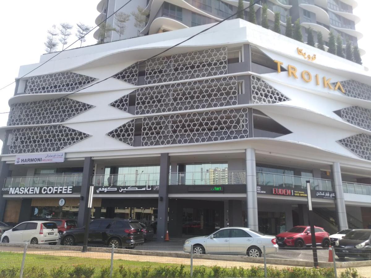 Golden Troika Kota Bharu - 2 Bedrooms ภายนอก รูปภาพ